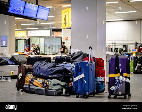 left luggage schiphol